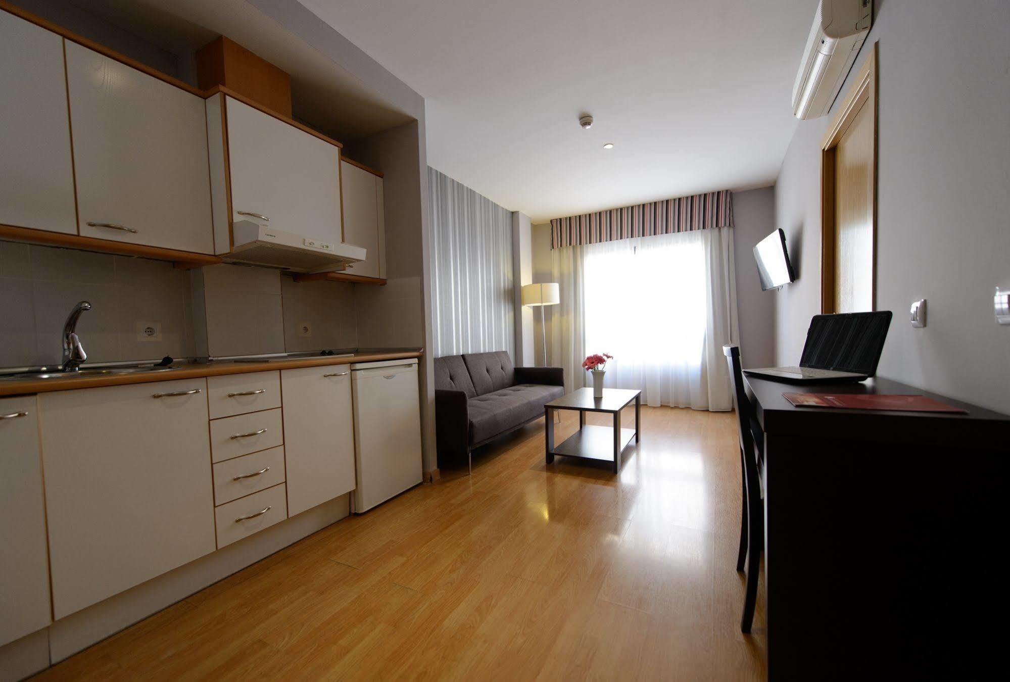 Aparthotel Mm Бадахос Экстерьер фото